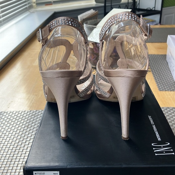 Inc RANDIIBIS heels in bisque - Picture 4 of 6